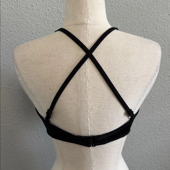 Bari Fishnet Bikini‎ Top Size Medium - Picture 2 of 3